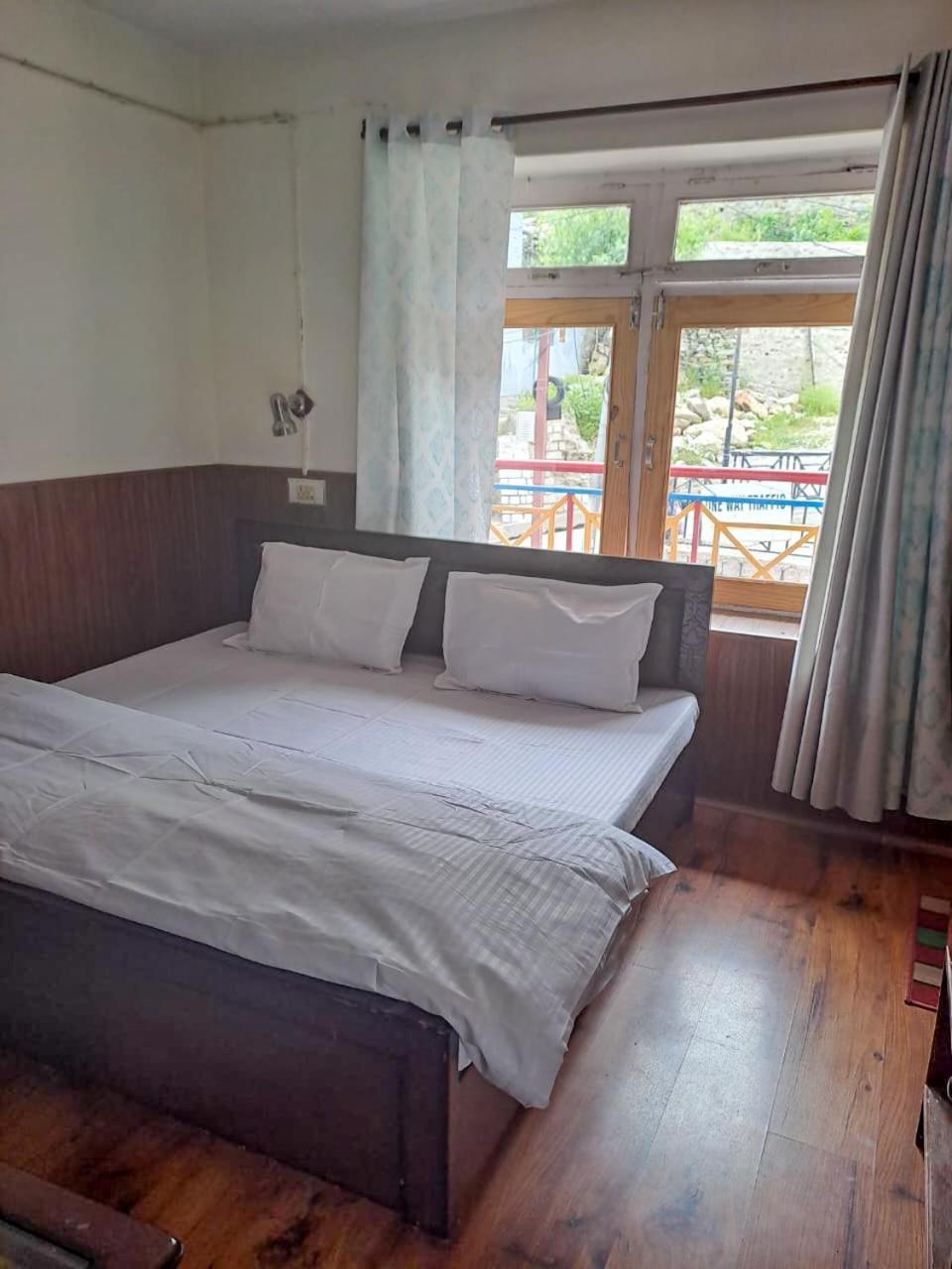 Hotel Gyespa Kyelang Kültér fotó